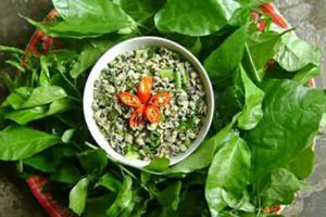 Canh rau sen nấu hến